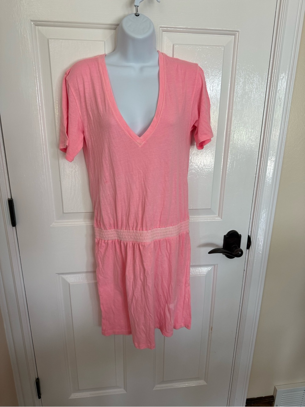 Victoria's Secret PINK Coverup Pink With White Heart SzM does have a few spots